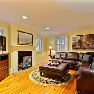 https://bird-baldwin-magnolia-suite.top-hotels-in-savannah.com